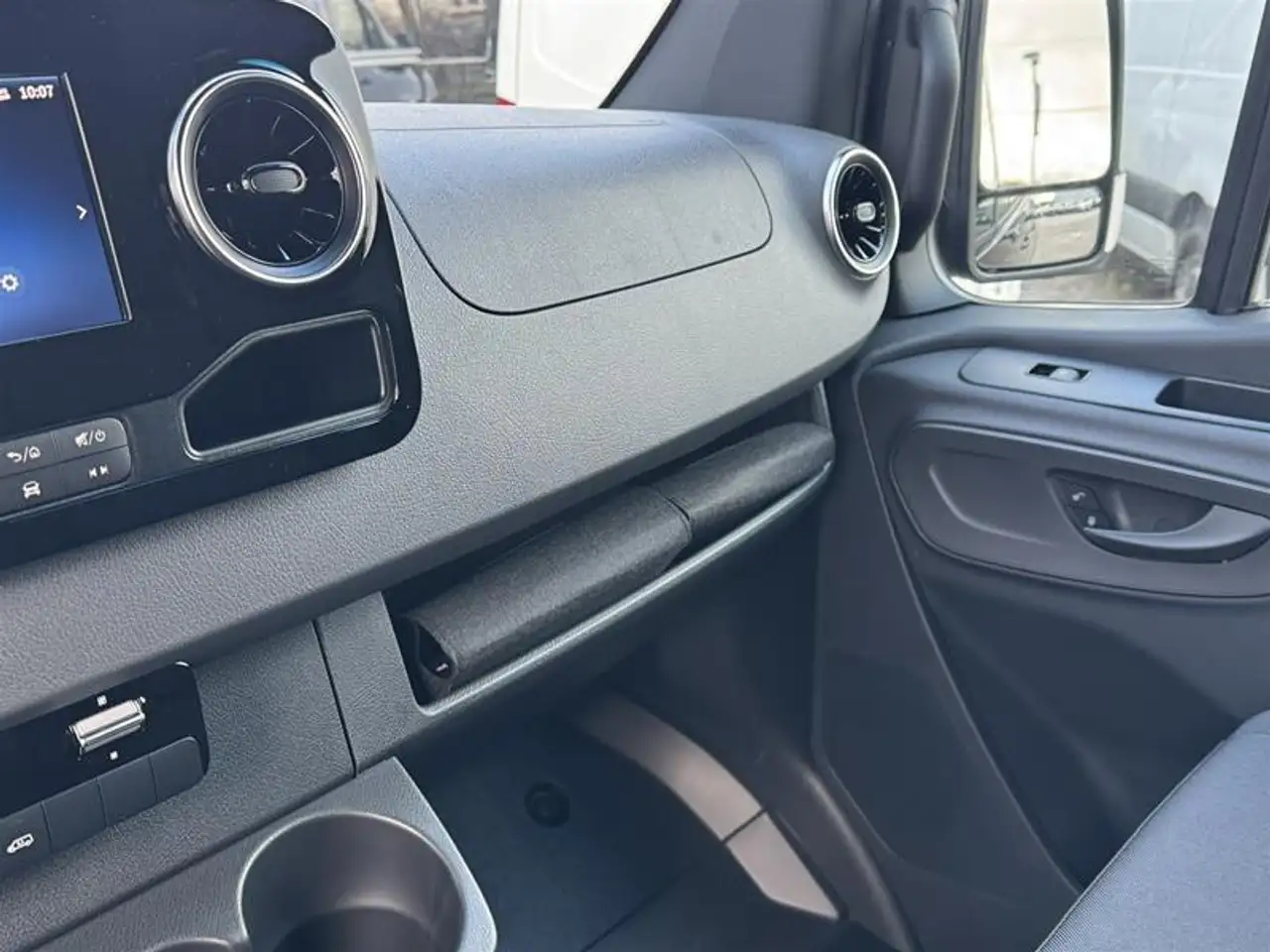 Mercedes-Benz Sprinter снимка Mercedes-Benz Sprinter