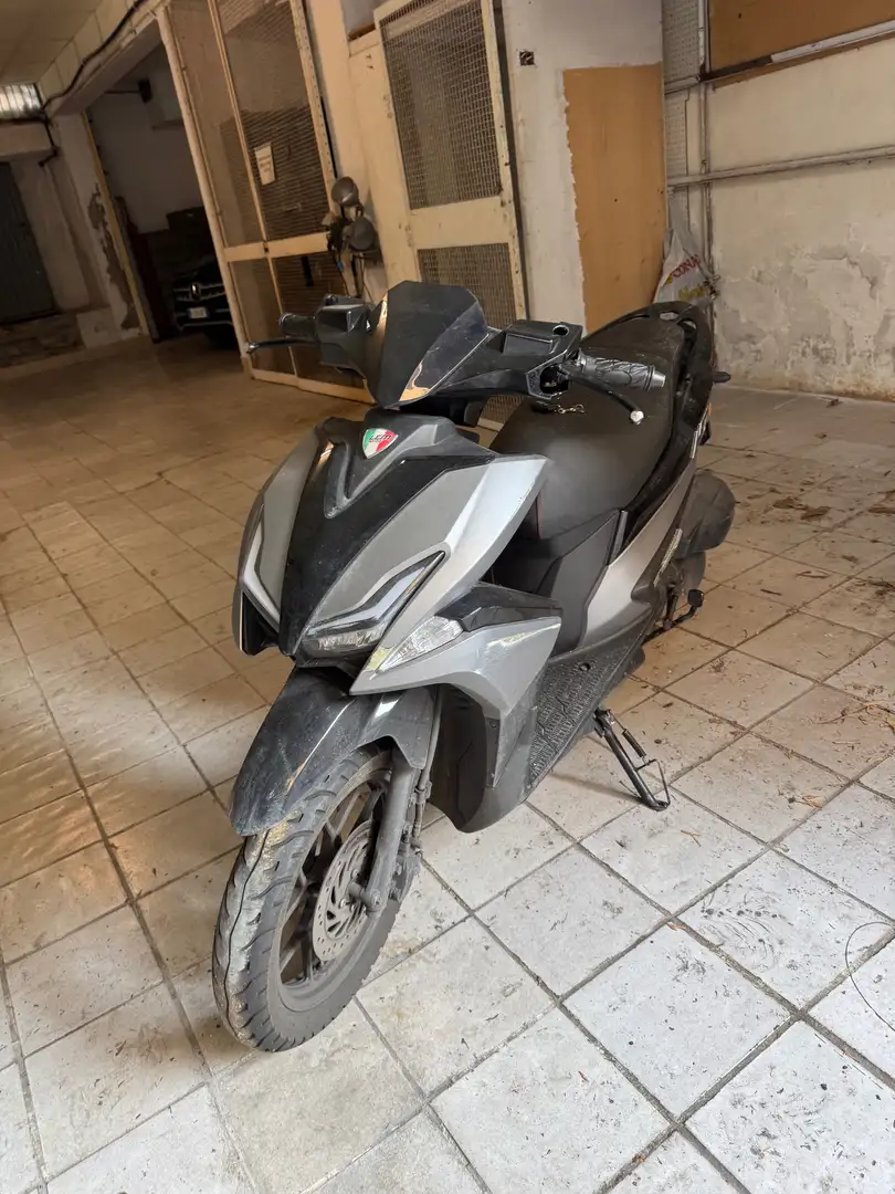 LEM V11 Černá - 1