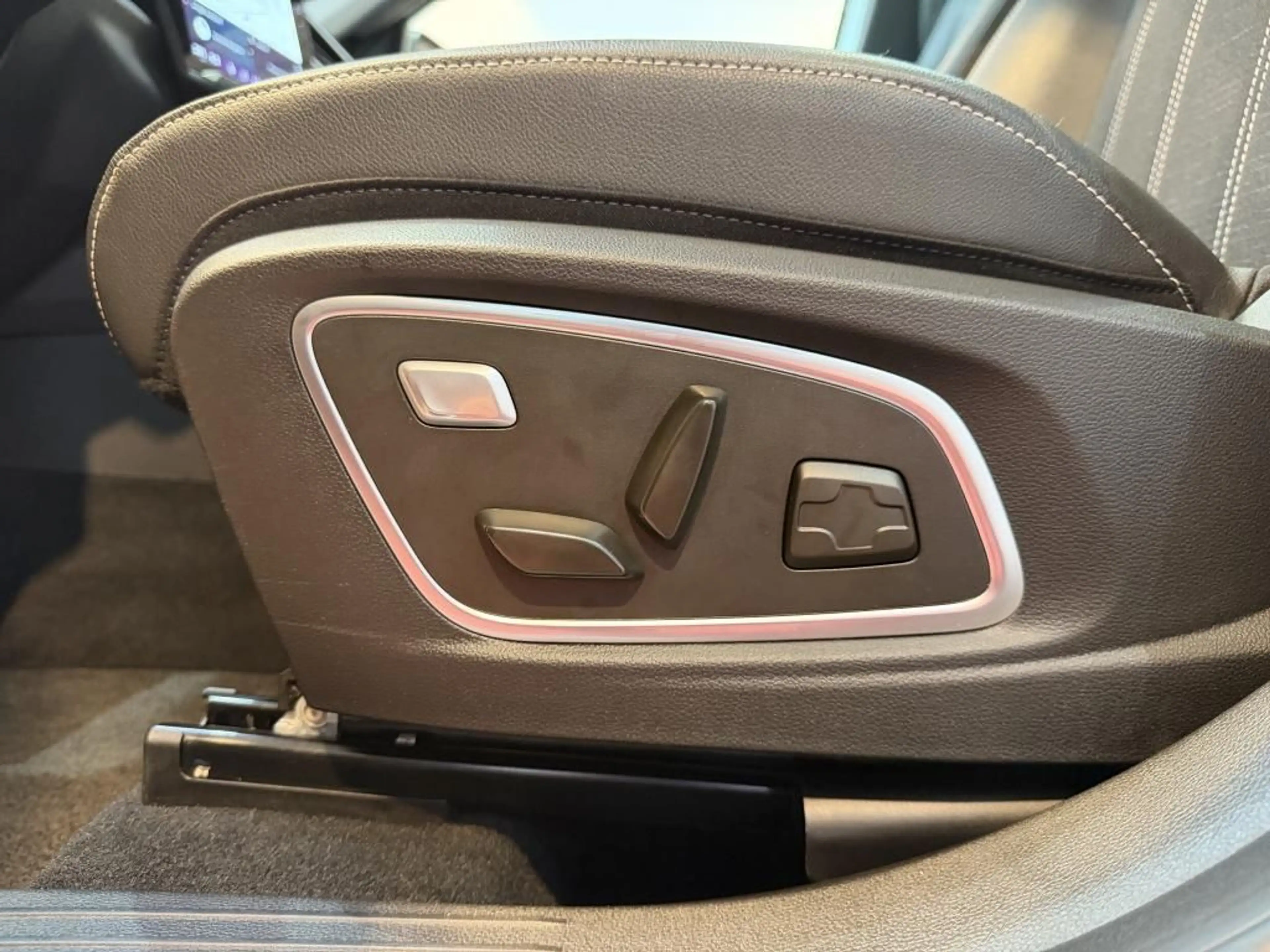 Renault Austral Mild Hybrid Techno *Virtual*Navi*Pano* — photo 12
