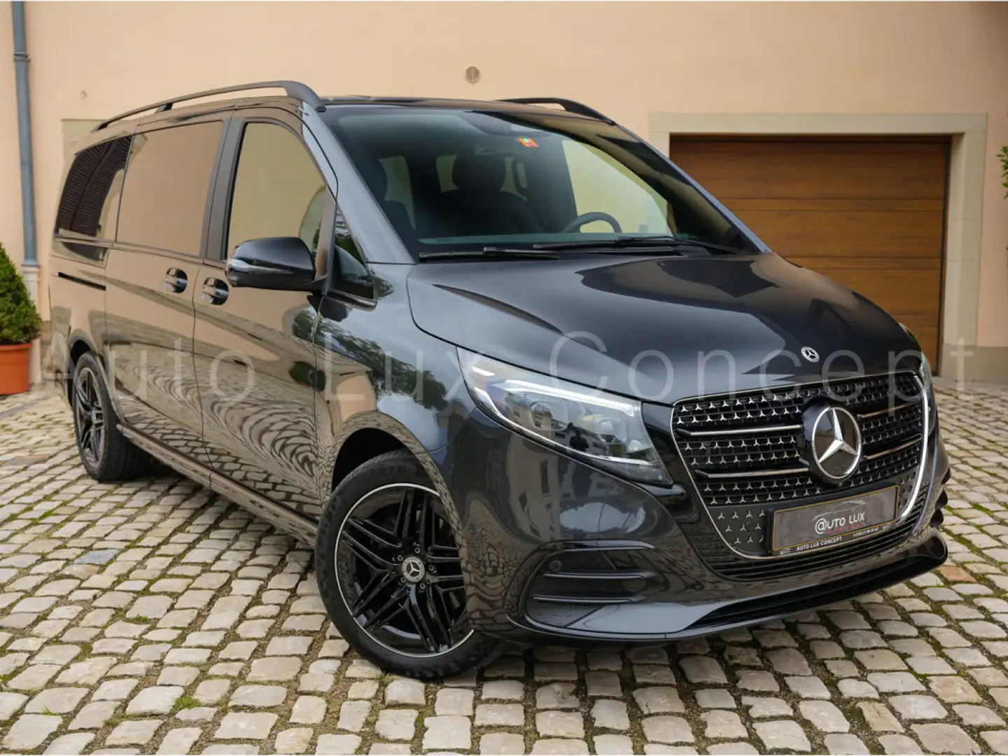 Mercedes-Benz V 300 d 4MATIC AMG Line/360°/DISTRONIC/Burmester/AHK Gris - 2