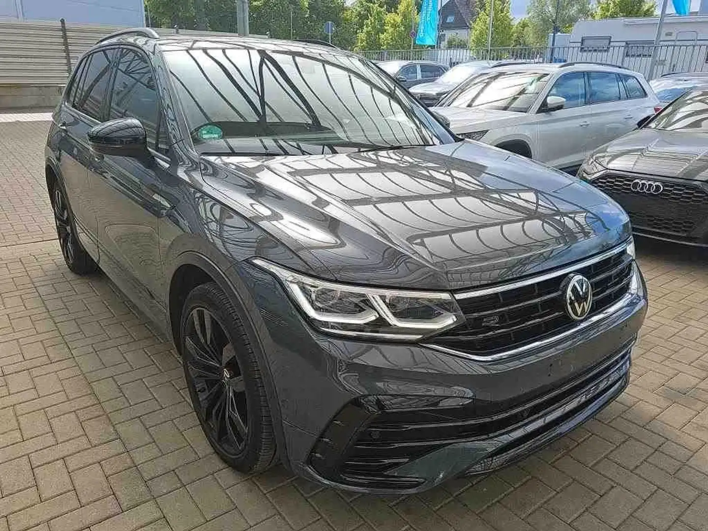 Volkswagen Tiguan R-Line 4M 2.0 TDI DSG Black Style Pano Grau - 1