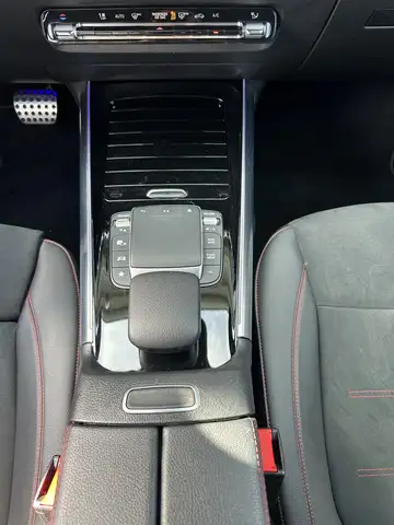 Mercedes-Benz B Class view 12