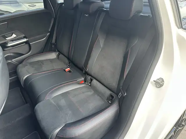 Mercedes-Benz B Class view 9