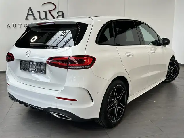 Mercedes-Benz B Class view 4