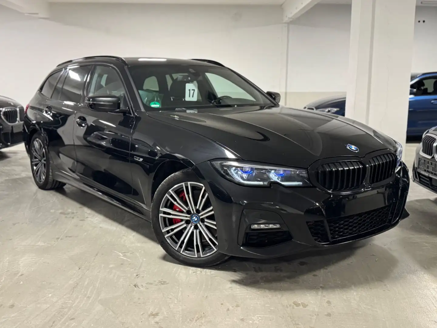 BMW 330 e M SPORT/LASER/PANO/HUD/CAM/HiFi/ Noir - 1