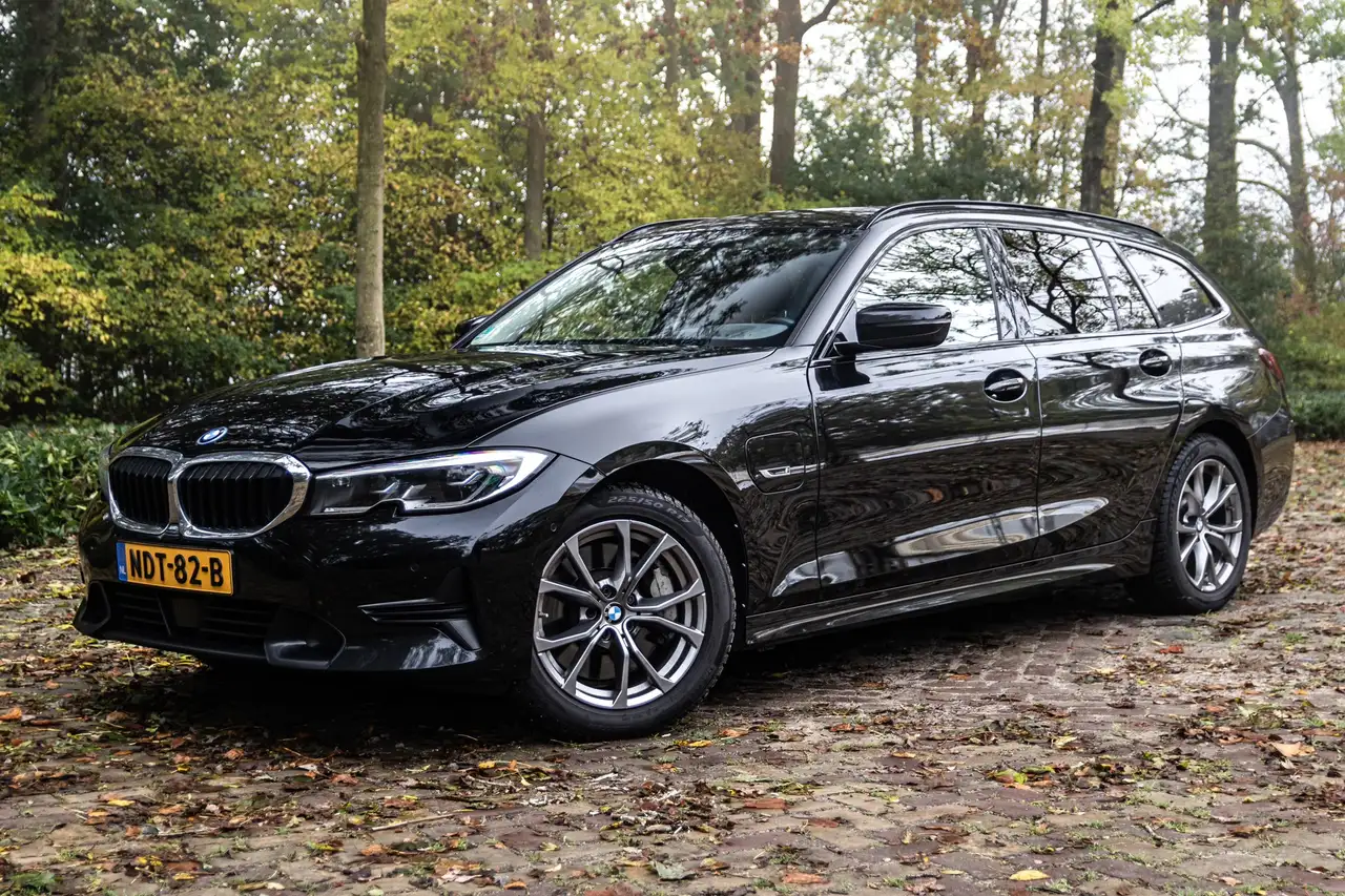 BMW 330