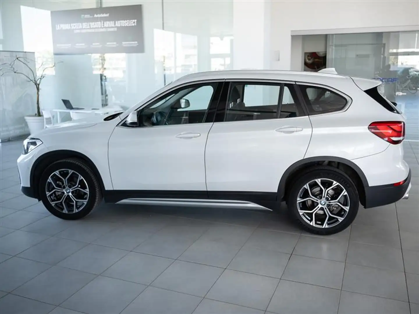 BMW X1 xDrive 18d xLine 36 MESI DI GARANZIA Blanco - 2