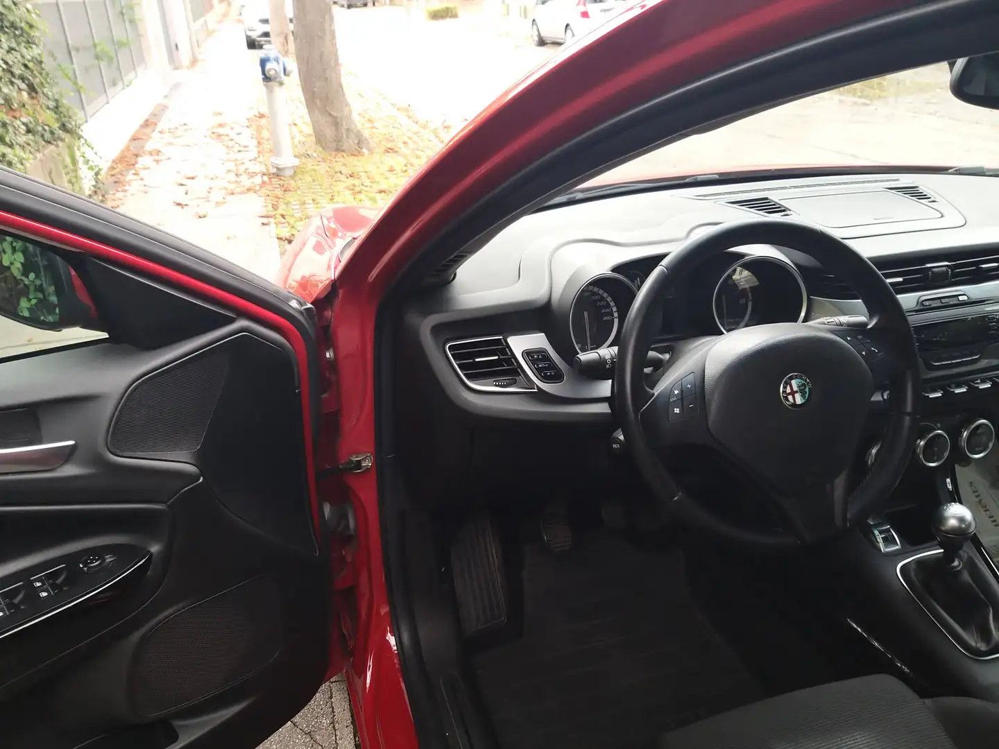 Alfa Romeo Giulietta Giulietta 1,4 TB Distinctive Distinctive Rot - 2