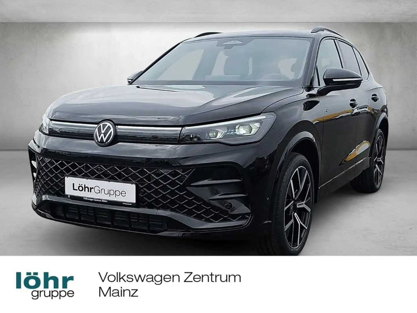 Volkswagen Tiguan 2.0l TDI DSG 4M R-Line"Black Style" *AHK Zwart - 1