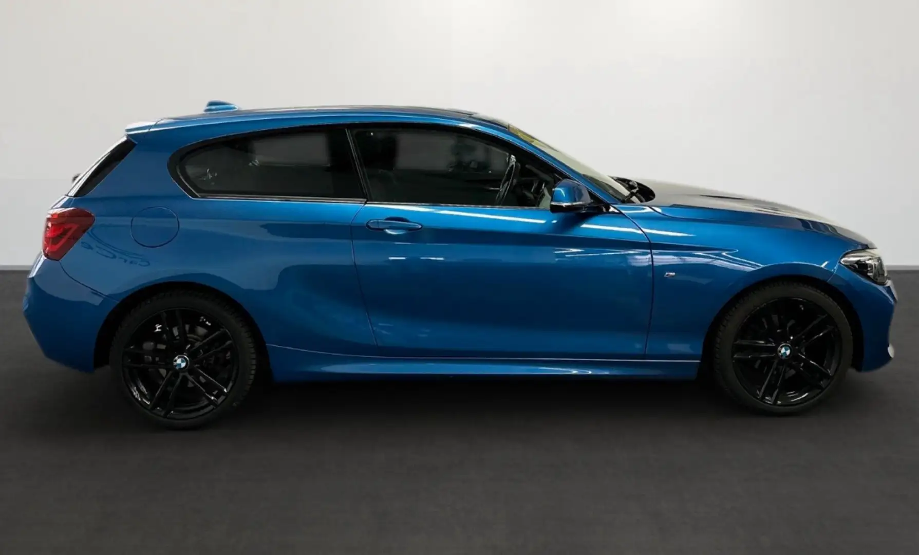 BMW 118 118i 136 ch M Sport Bleu - 2