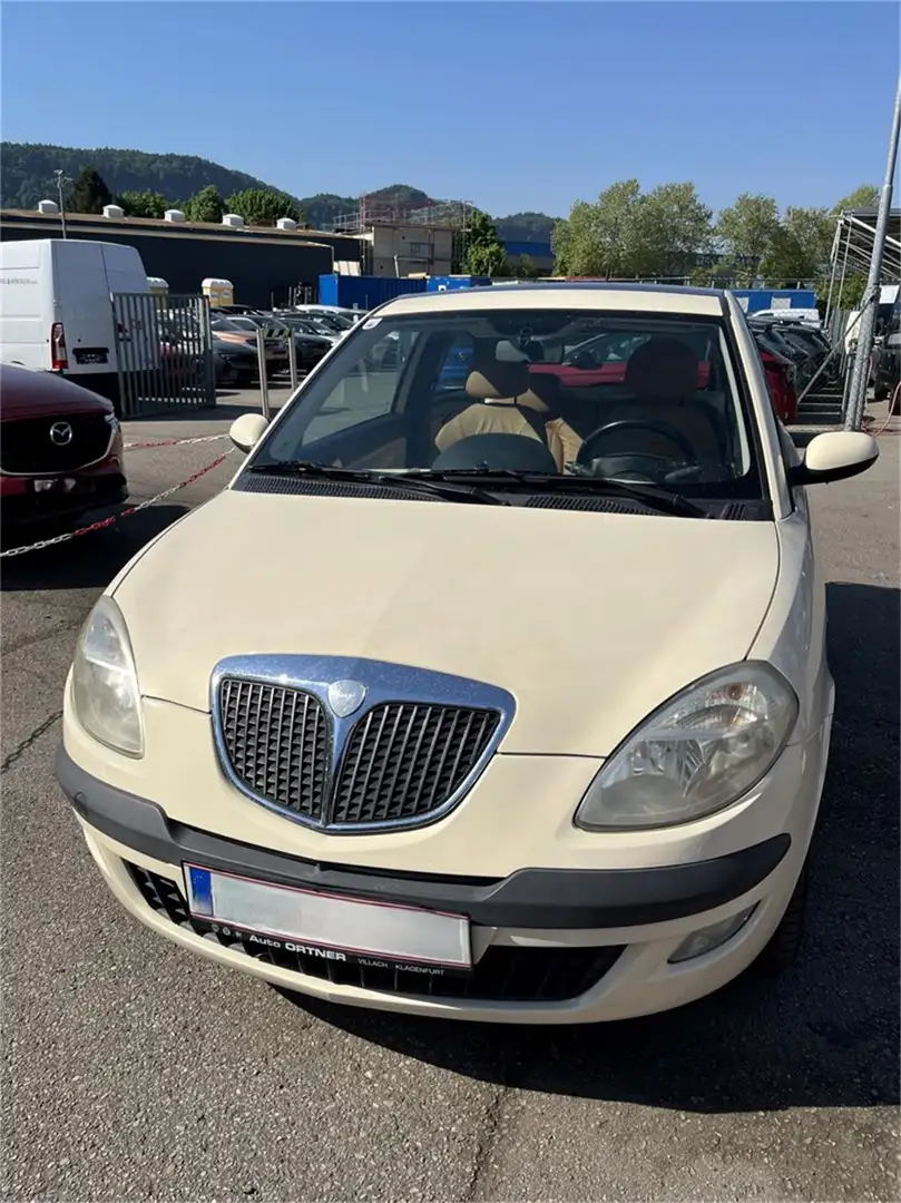 Lancia Ypsilon Platino 1,2 16V Beige - 1