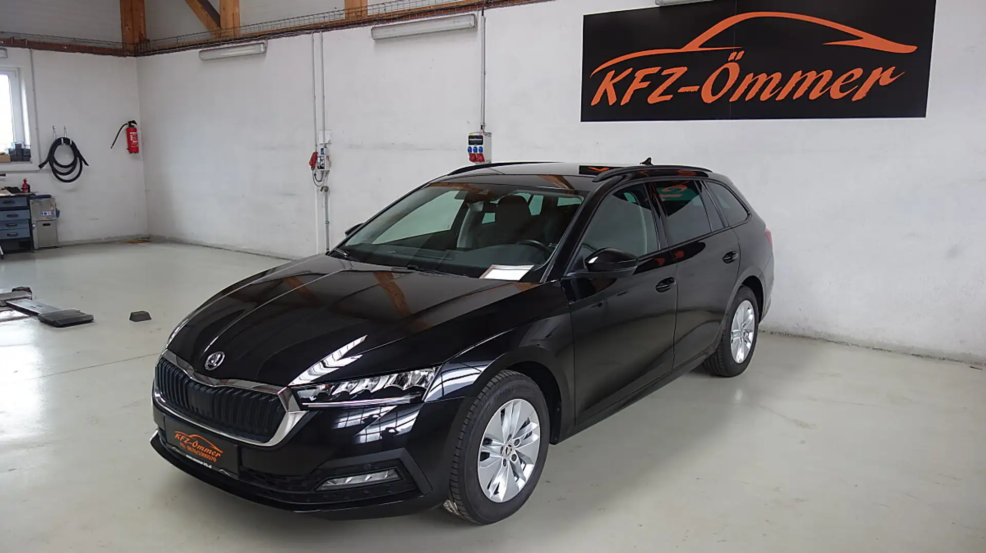 Skoda Octavia Combi 2,0 TDI Amb. DSG,AHK,Kamera,Virtual,Lenkr... Schwarz - 1
