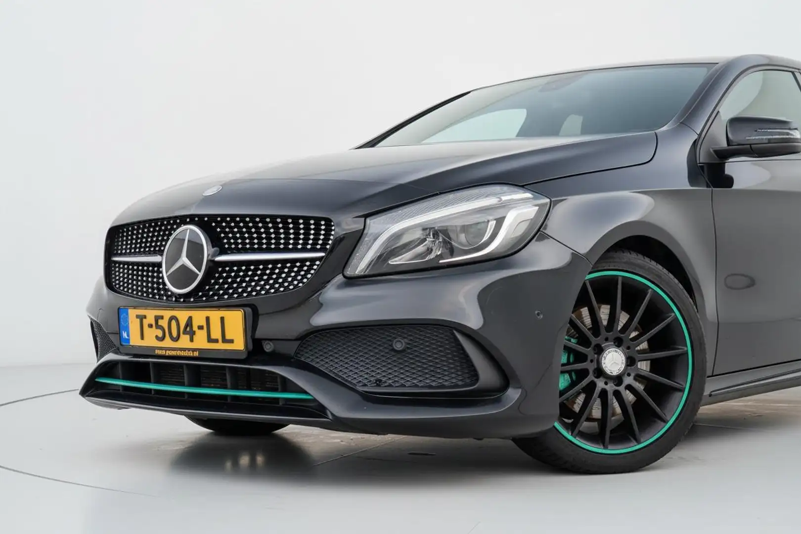 Mercedes-Benz A 220 4MATIC Motorsport Edition AMG PANORAMADAK Schwarz - 2