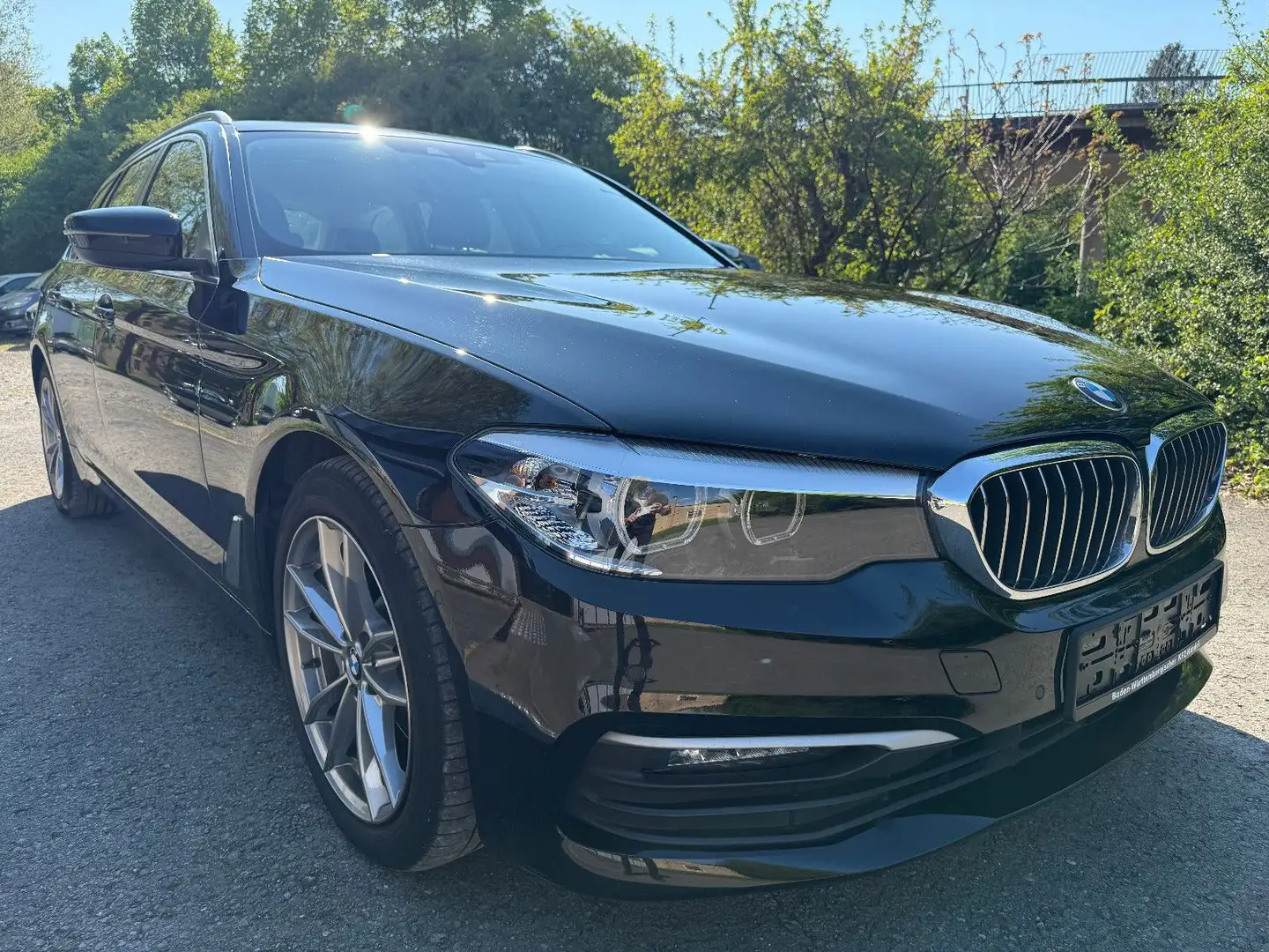 BMW 530 Baureihe 5 Touring 530 d xDrive Schwarz - 1