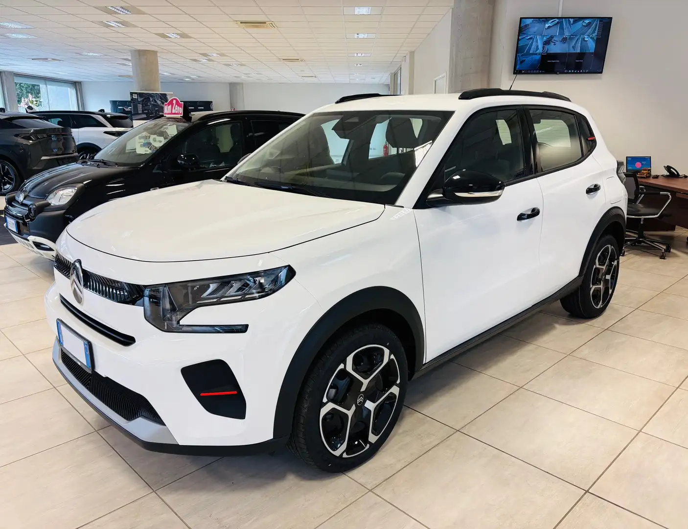 Citroen C3 C3 IV 2024 1.2 turbo Plus 100cv S&S Blanc - 1