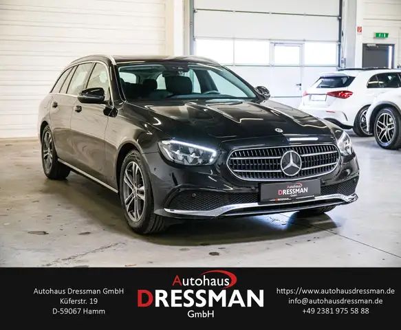 Mercedes-Benz E-Class view 3