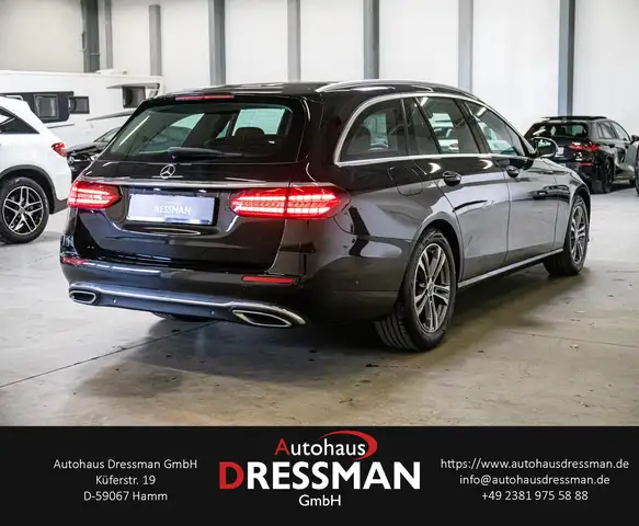 Mercedes-Benz E-Class view 5