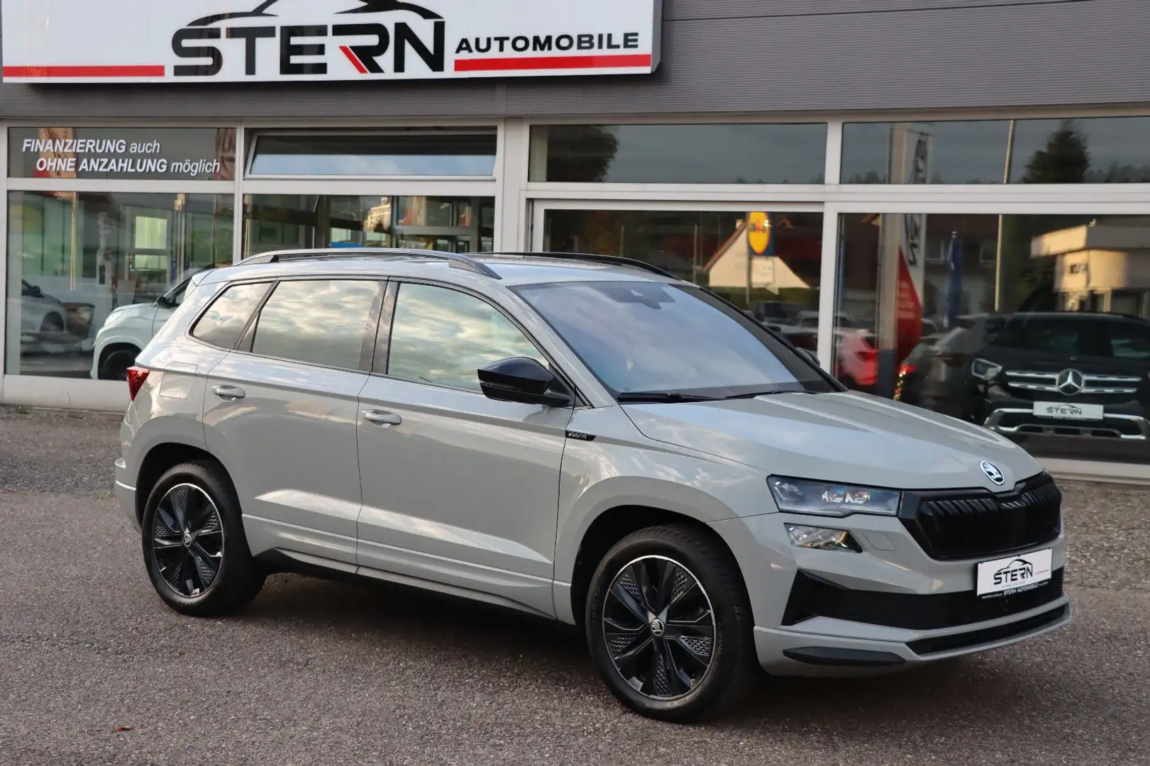 Skoda Karoq Sportline 4x4 l 1.HAND l VIRTUAL l VOLL Grau - 1