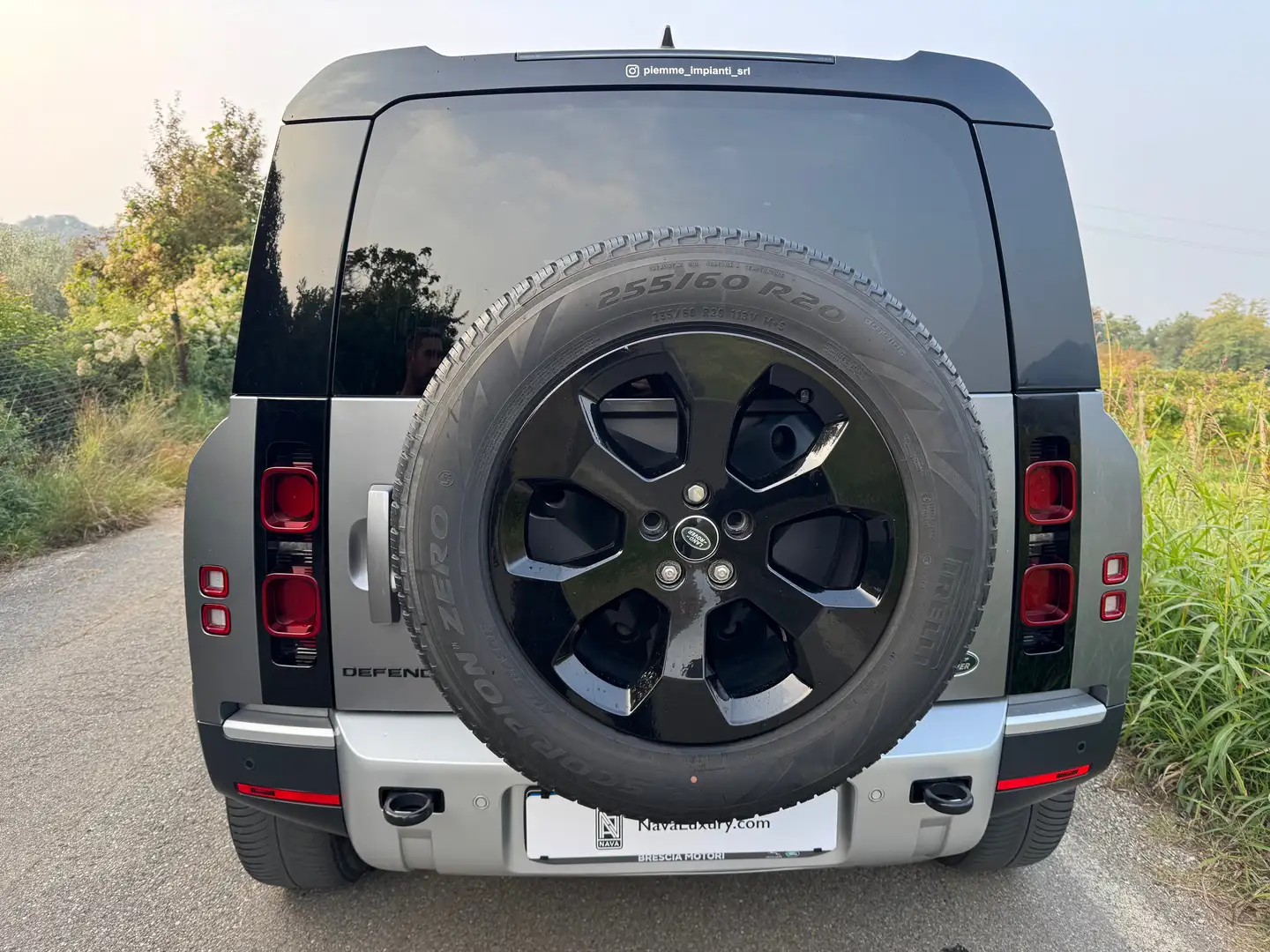 Land Rover Defender Defender VII 2020 110 3.0d i6 mhev SE awd 250cv au Grau - 2