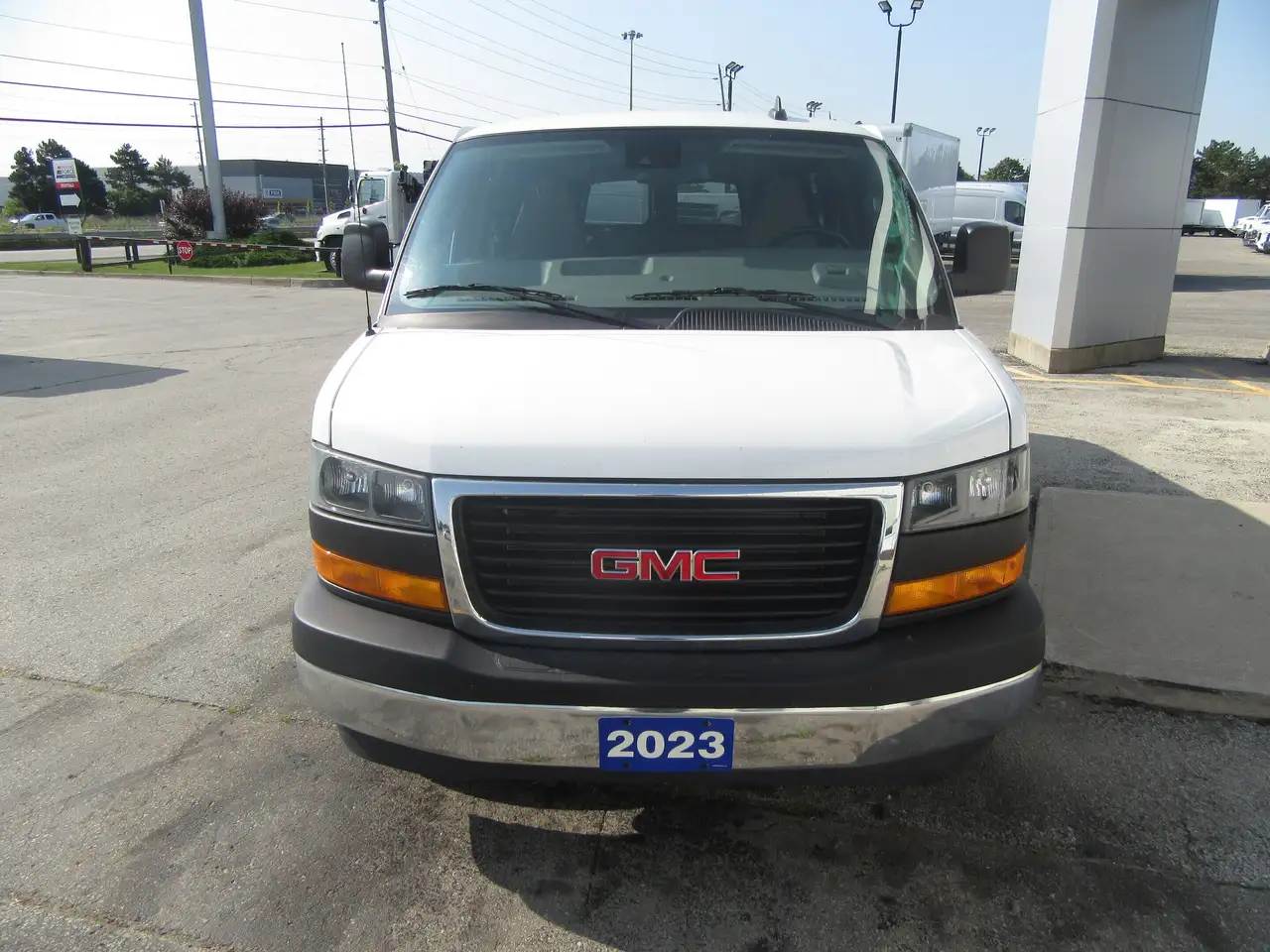 GMC Savana снимка GMC Savana