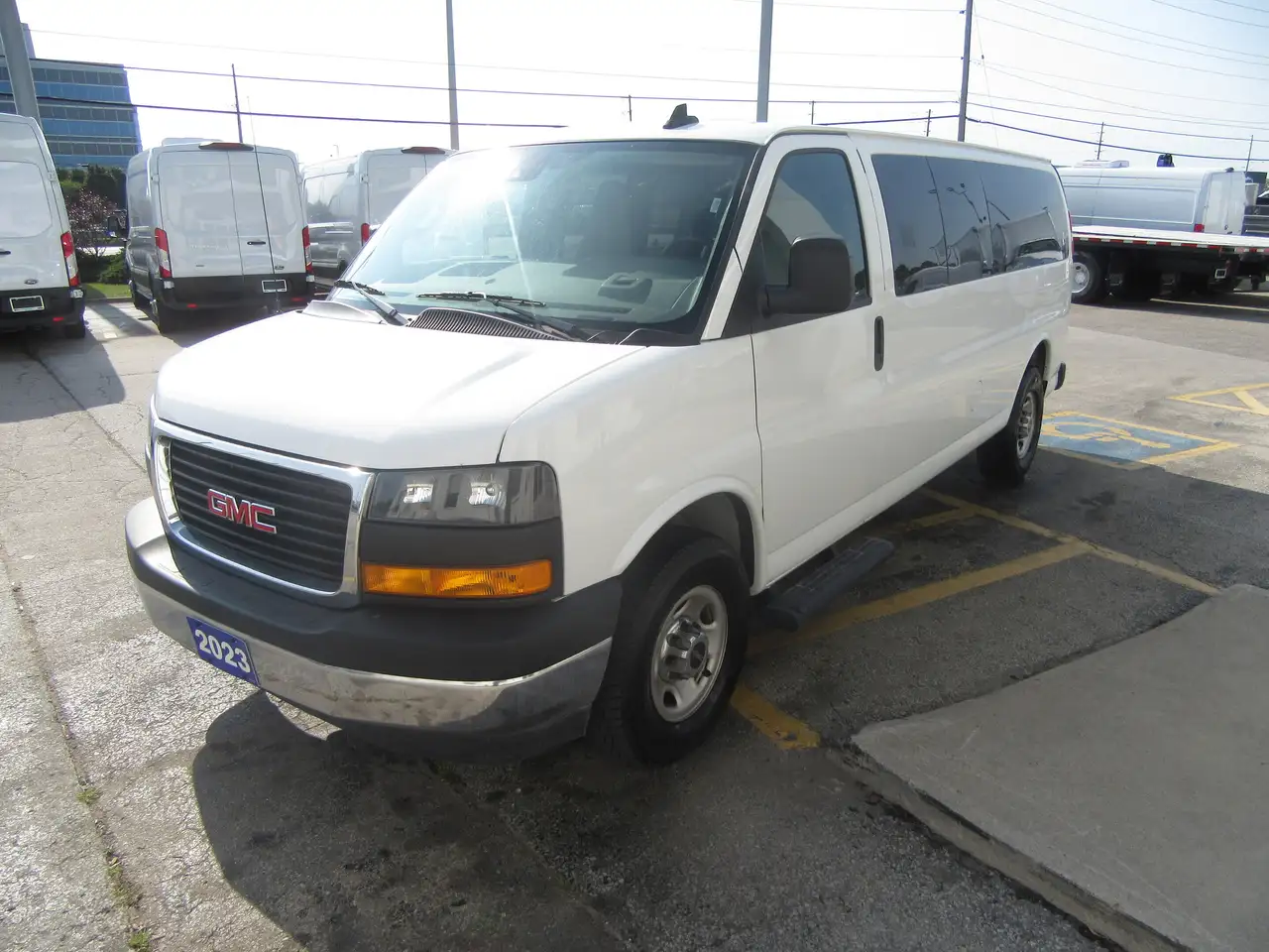 GMC Savana снимка GMC Savana