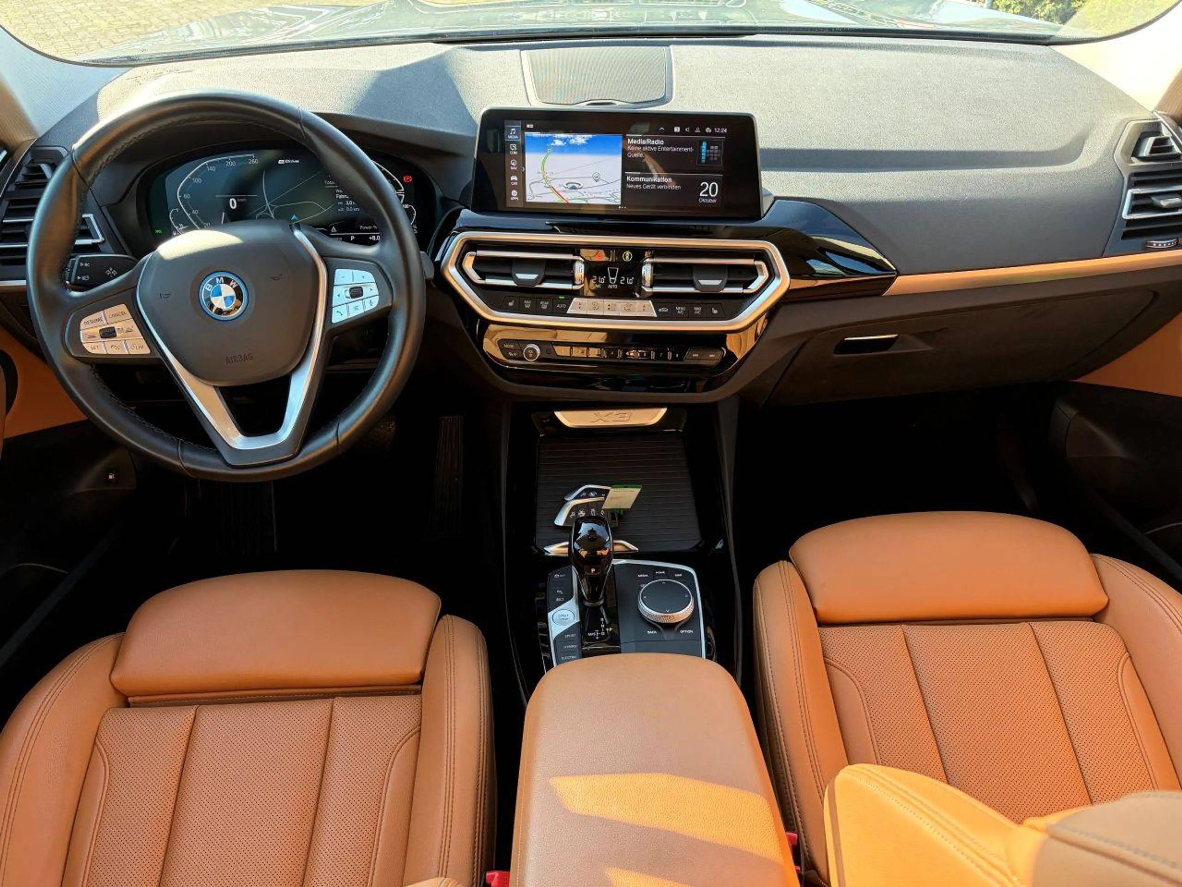 BMW X3 xDrive 30 e / AHK schwenkbar / DAB / Park Assist — photo 6
