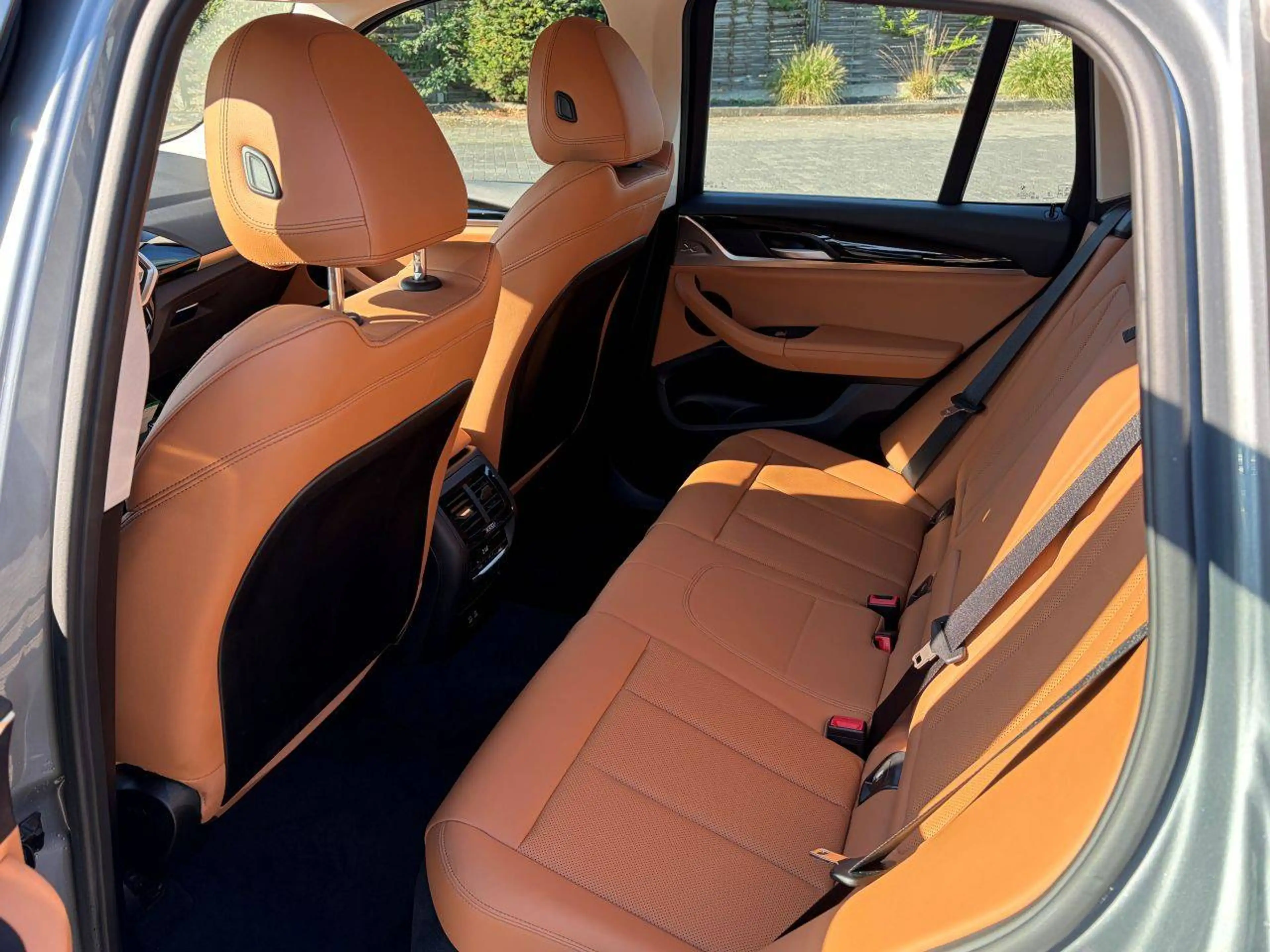 BMW X3 xDrive 30 e / AHK schwenkbar / DAB / Park Assist — photo 8