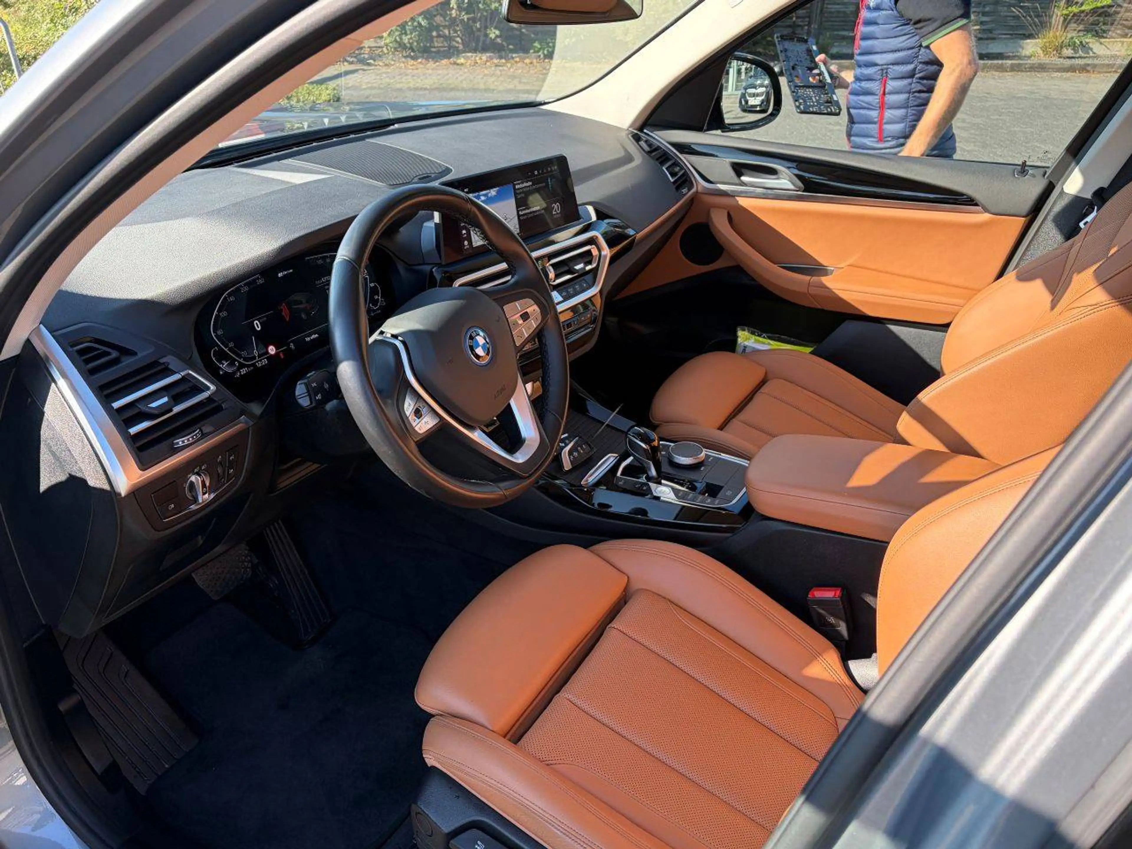 BMW X3 xDrive 30 e / AHK schwenkbar / DAB / Park Assist — photo 5