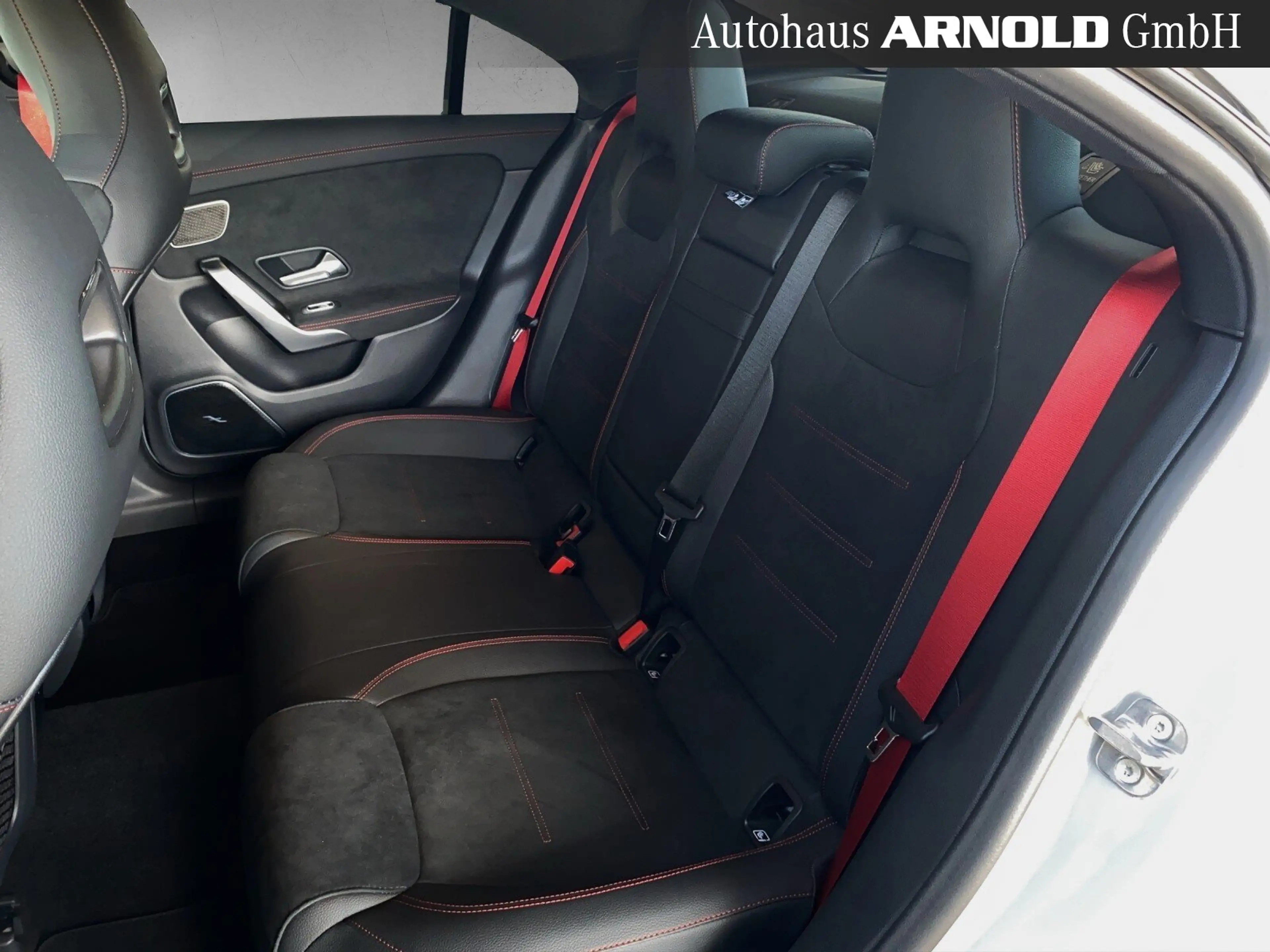 Mercedes-Benz CLA 35 AMG Mercedes-AMG CLA 35 4M Distronic Burmester Pano — photo 10