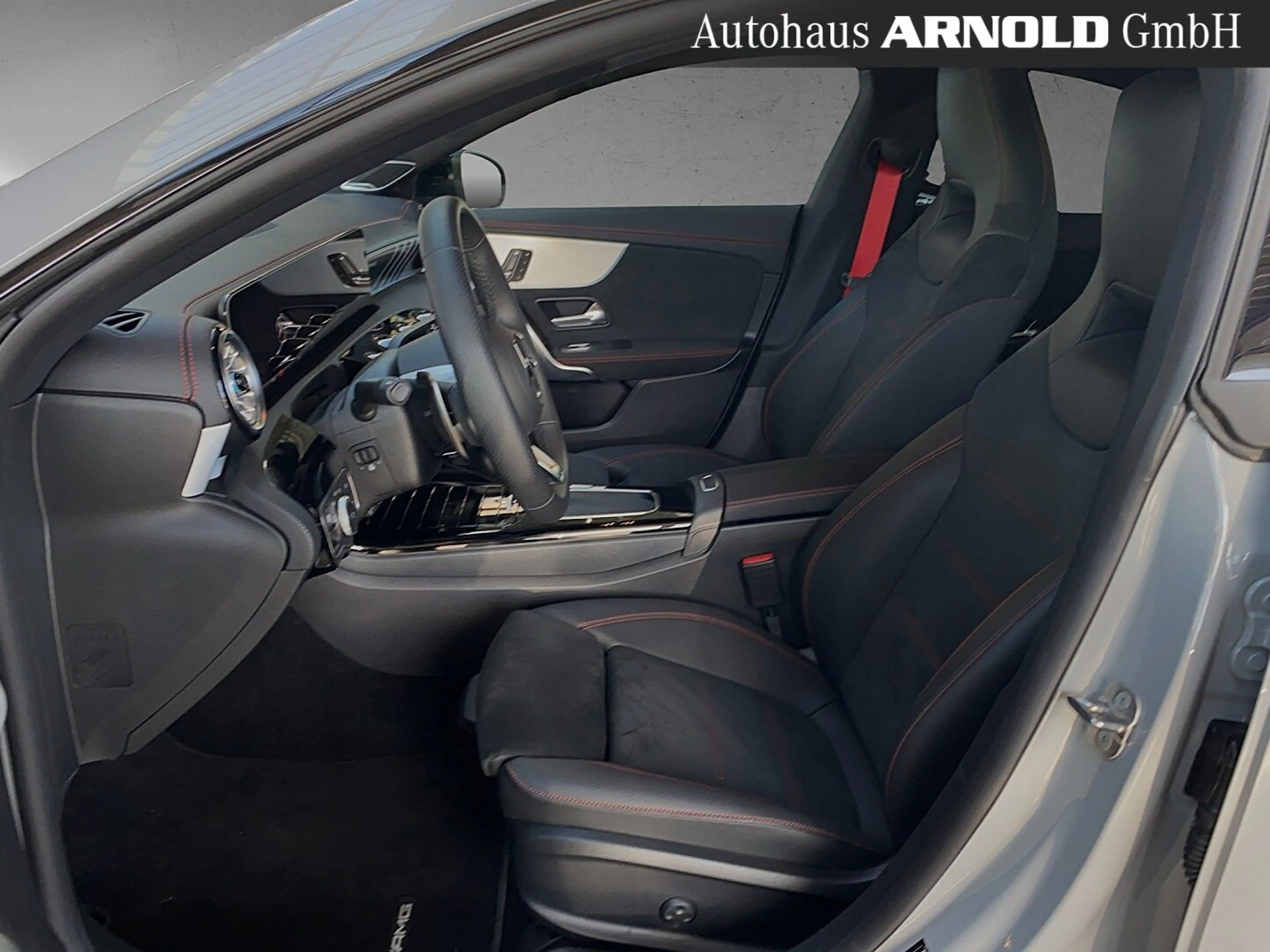 Mercedes-Benz CLA 35 AMG Mercedes-AMG CLA 35 4M Distronic Burmester Pano — photo 8