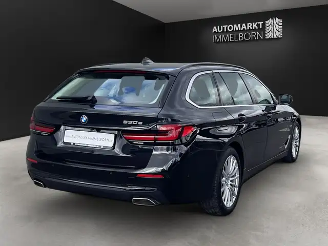 BMW 5 Series view 7