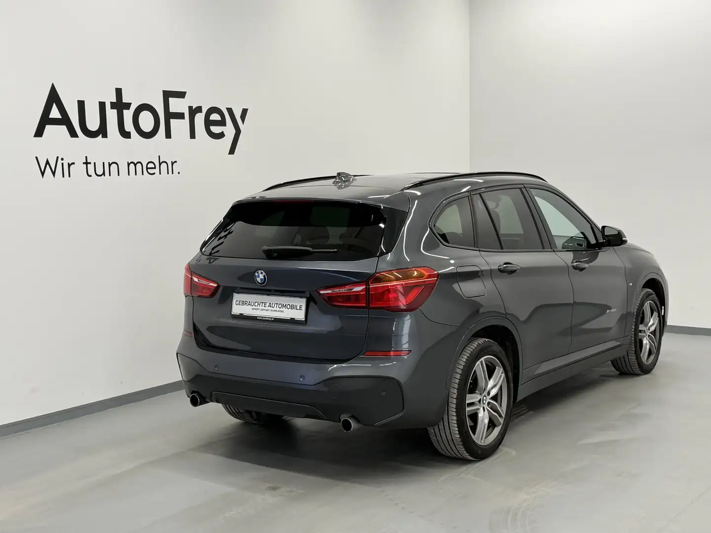 BMW X1 xDrive20d Grau - 2