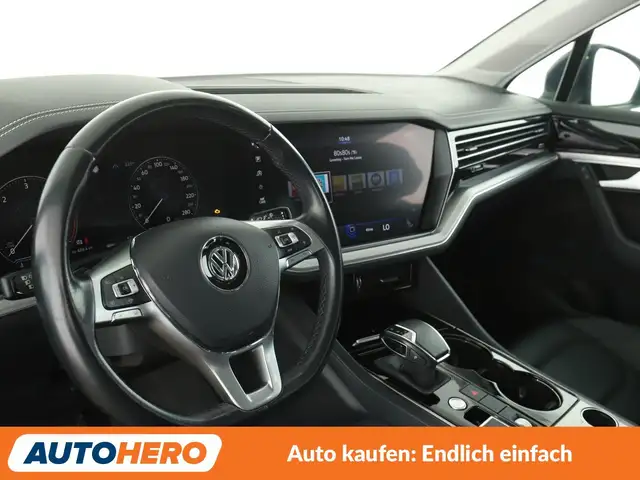 Volkswagen Touareg view 11