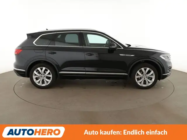 Volkswagen Touareg view 7