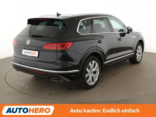 Volkswagen Touareg view 6