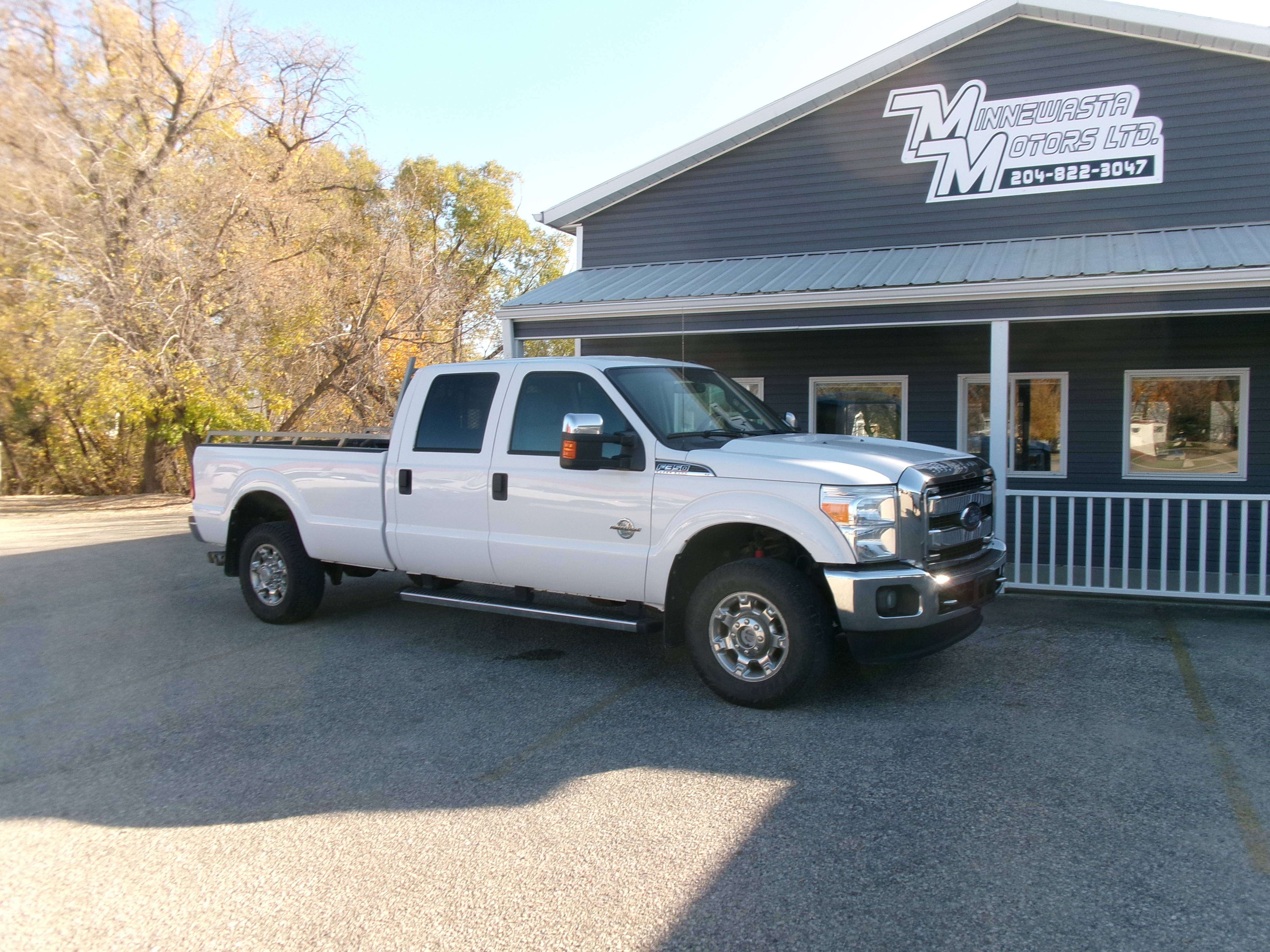 White 2016 Ford F-350 Super Duty Pickup Truck  6-Speed Automatic