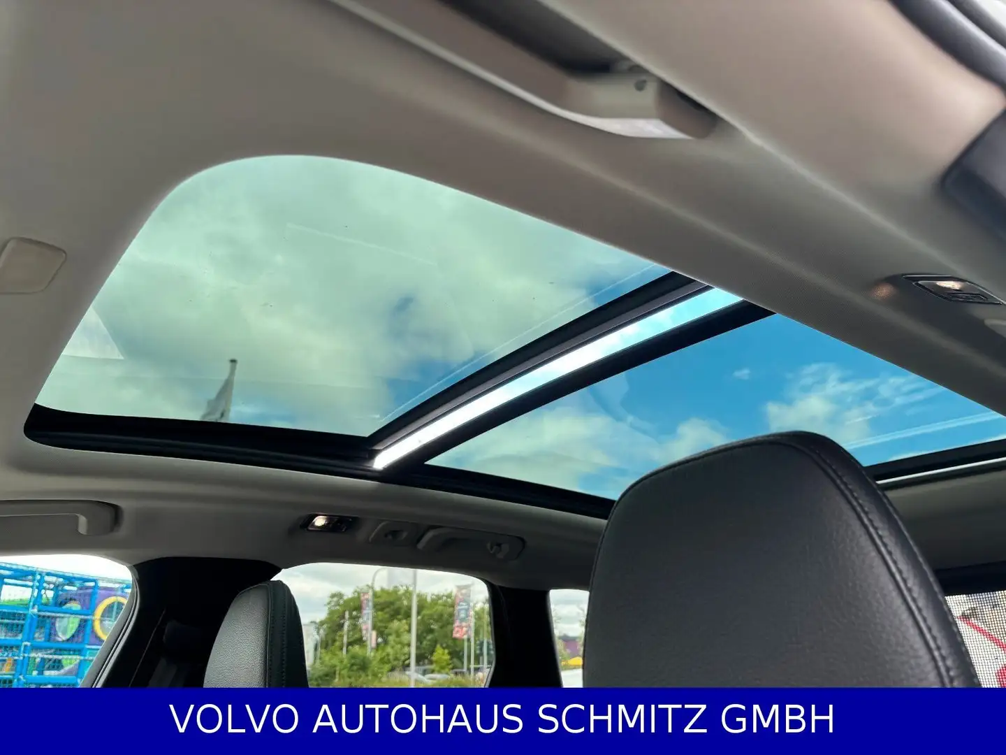 Volvo XC60 B4 Aut. Inscription AWD Panorama BLIS Wit - 2