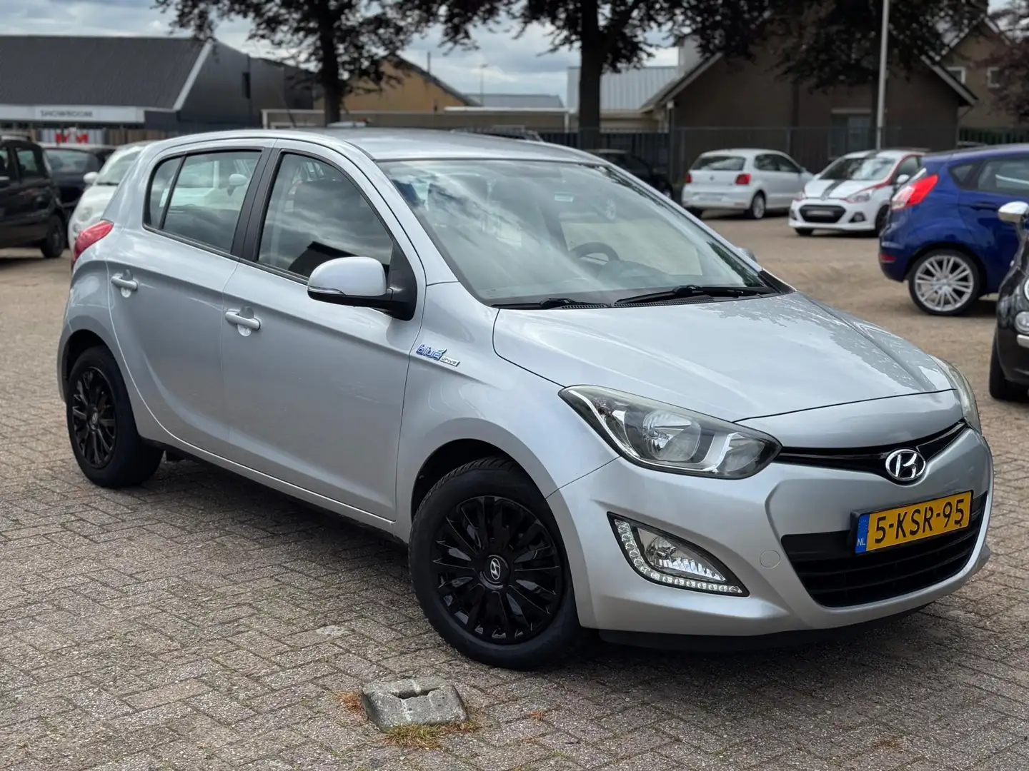 Hyundai i20 1.2i i-Motion AIRCO MF STUUR NAP APK 01-2026 Šedá - 2