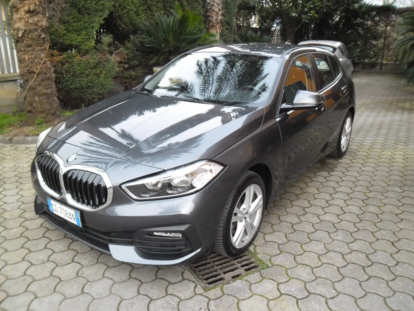 BMW 116 116d Luxury Grau - 1