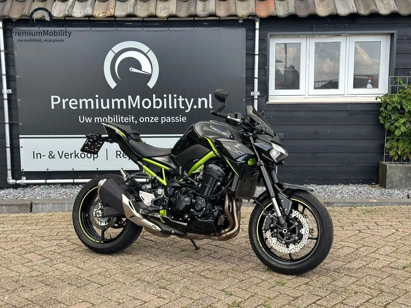 Kawasaki Z 900 Zwart - 1