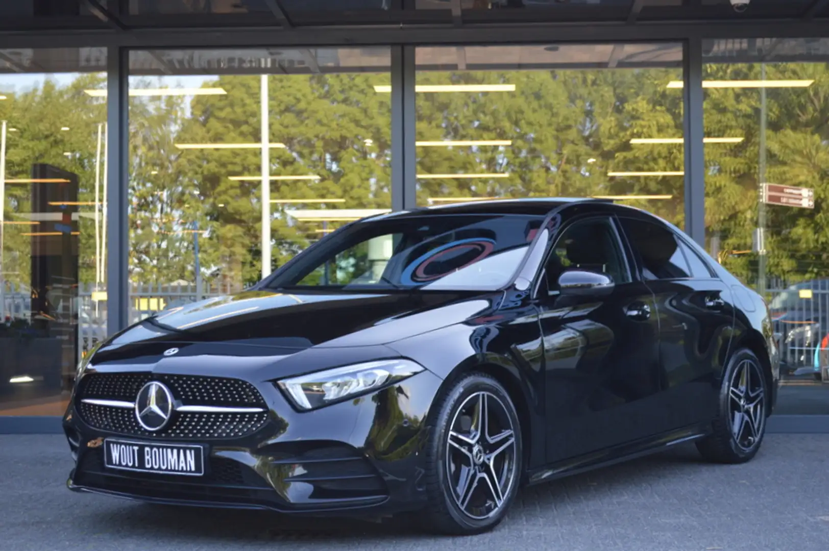 Mercedes-Benz A 200 AMG Led Panorama Widescreen Sfeer Camera 360 Pdc Schwarz - 2