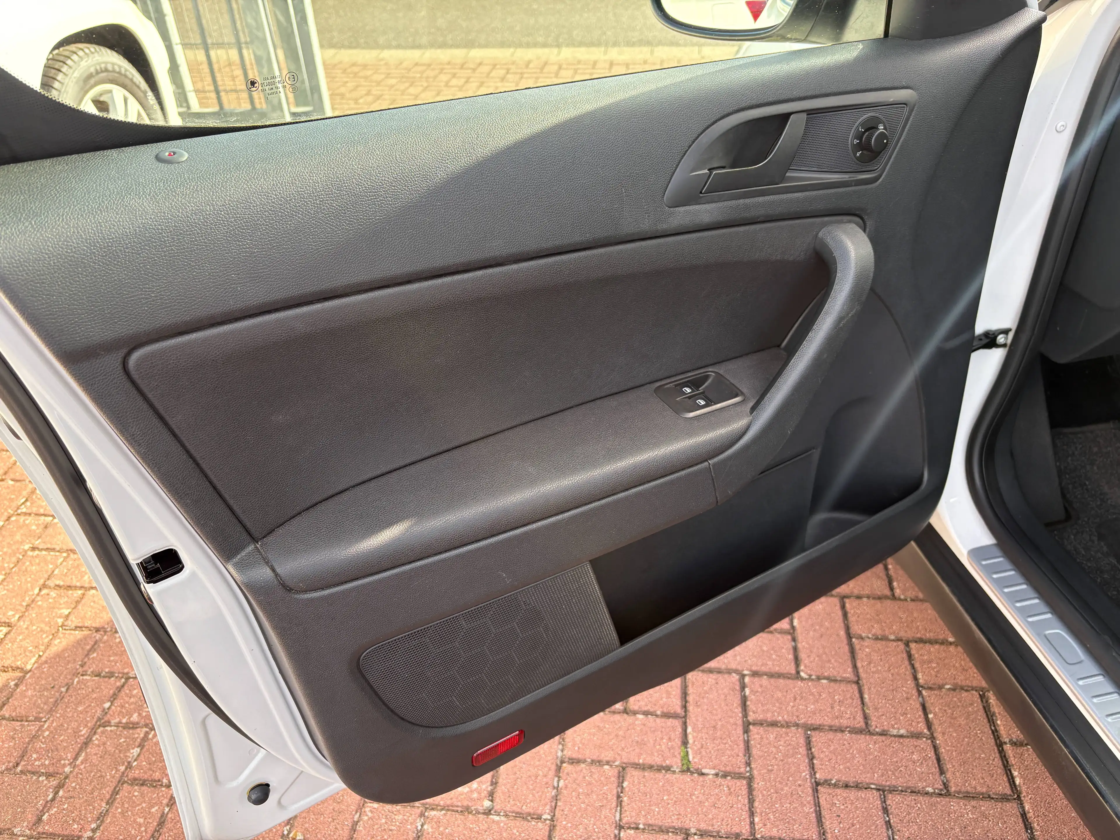 Skoda Yeti Active Plus Edition — photo 9