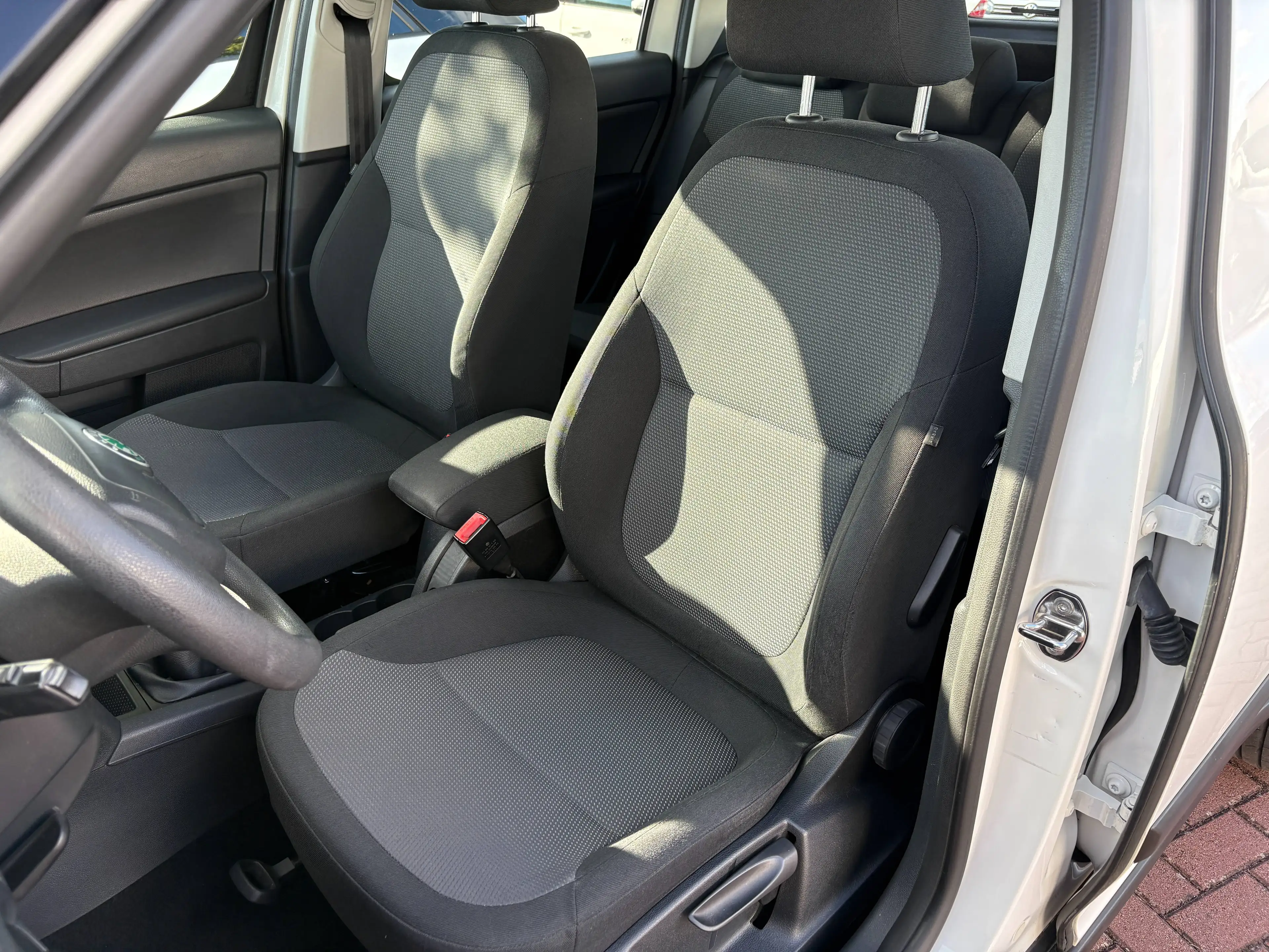 Skoda Yeti Active Plus Edition — photo 10