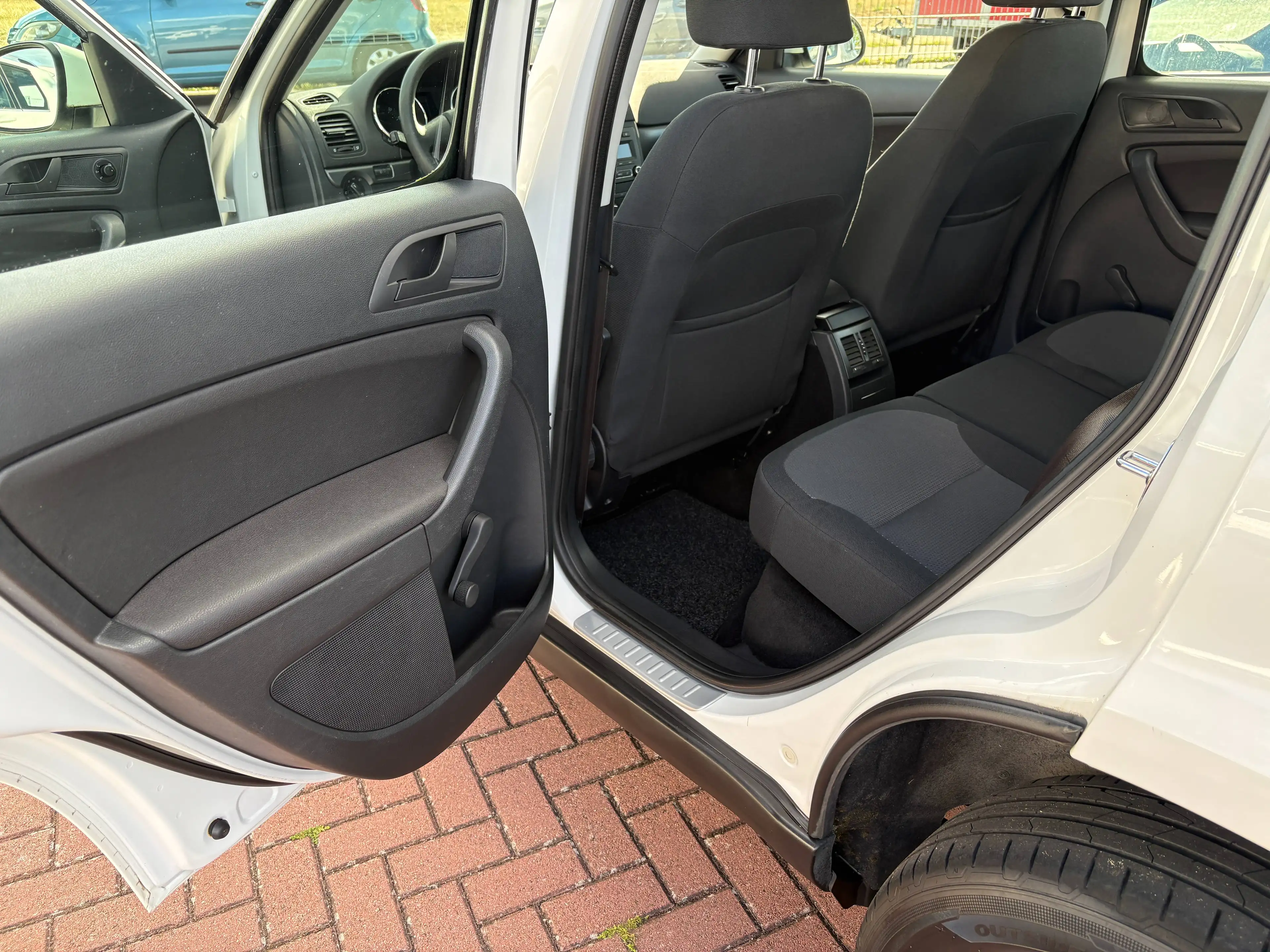 Skoda Yeti Active Plus Edition — photo 12