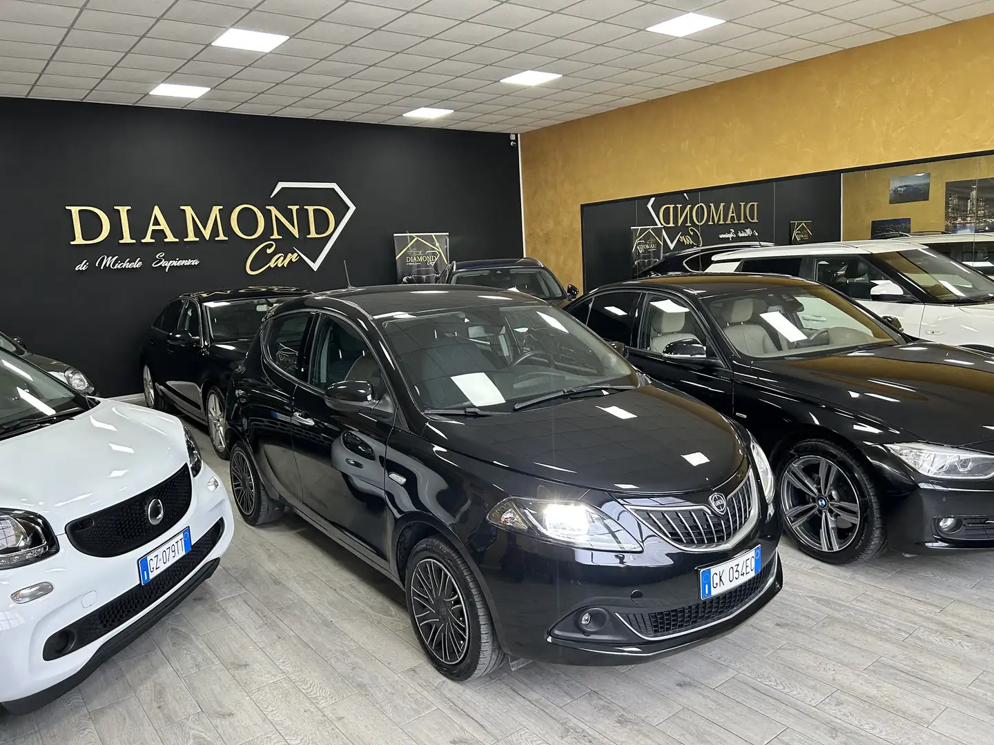 Lancia Ypsilon 1.0 Hybrid 70 cv “RETRO/FULL LED/CARPLAY”-2023 - 1