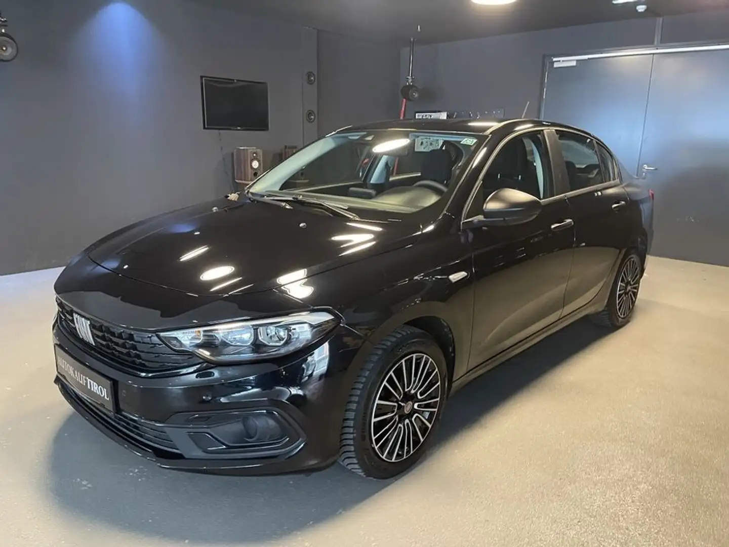 Fiat Tipo City Sport Schwarz - 1