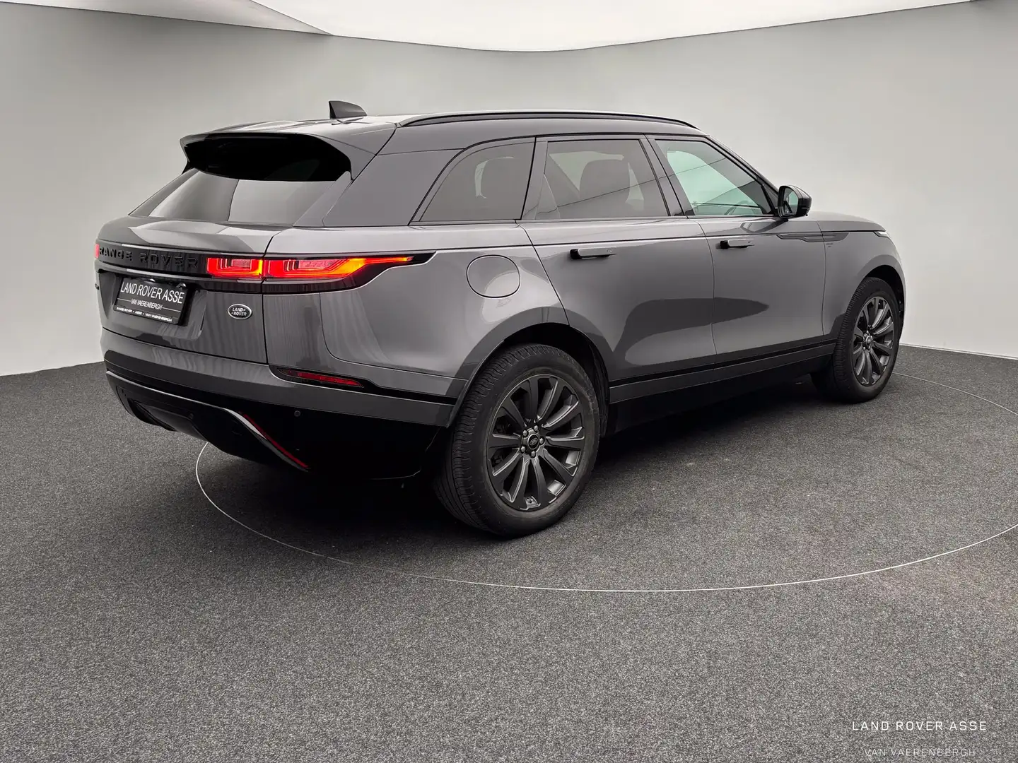 Land Rover Range Rover Velar P250 S Grijs - 2
