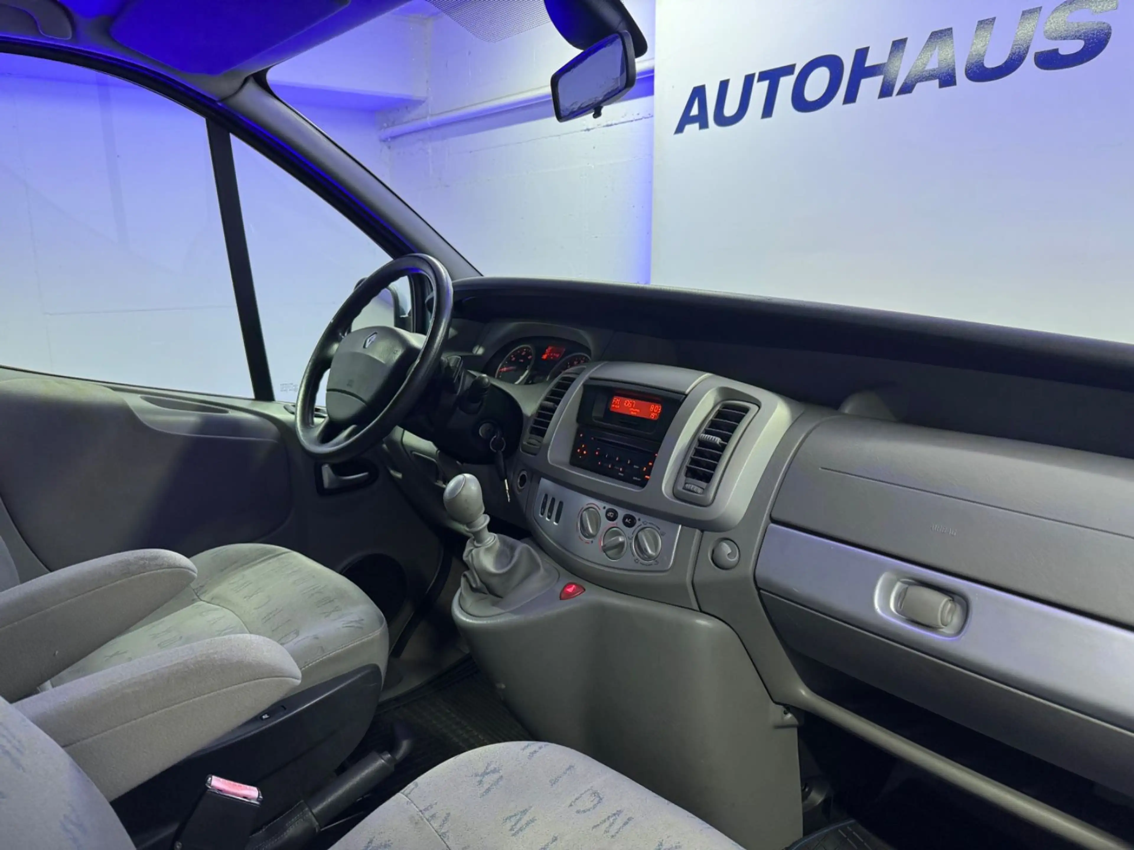 Renault Trafic Combi Generation Privilege STDHZ AHK 2PDC — photo 10