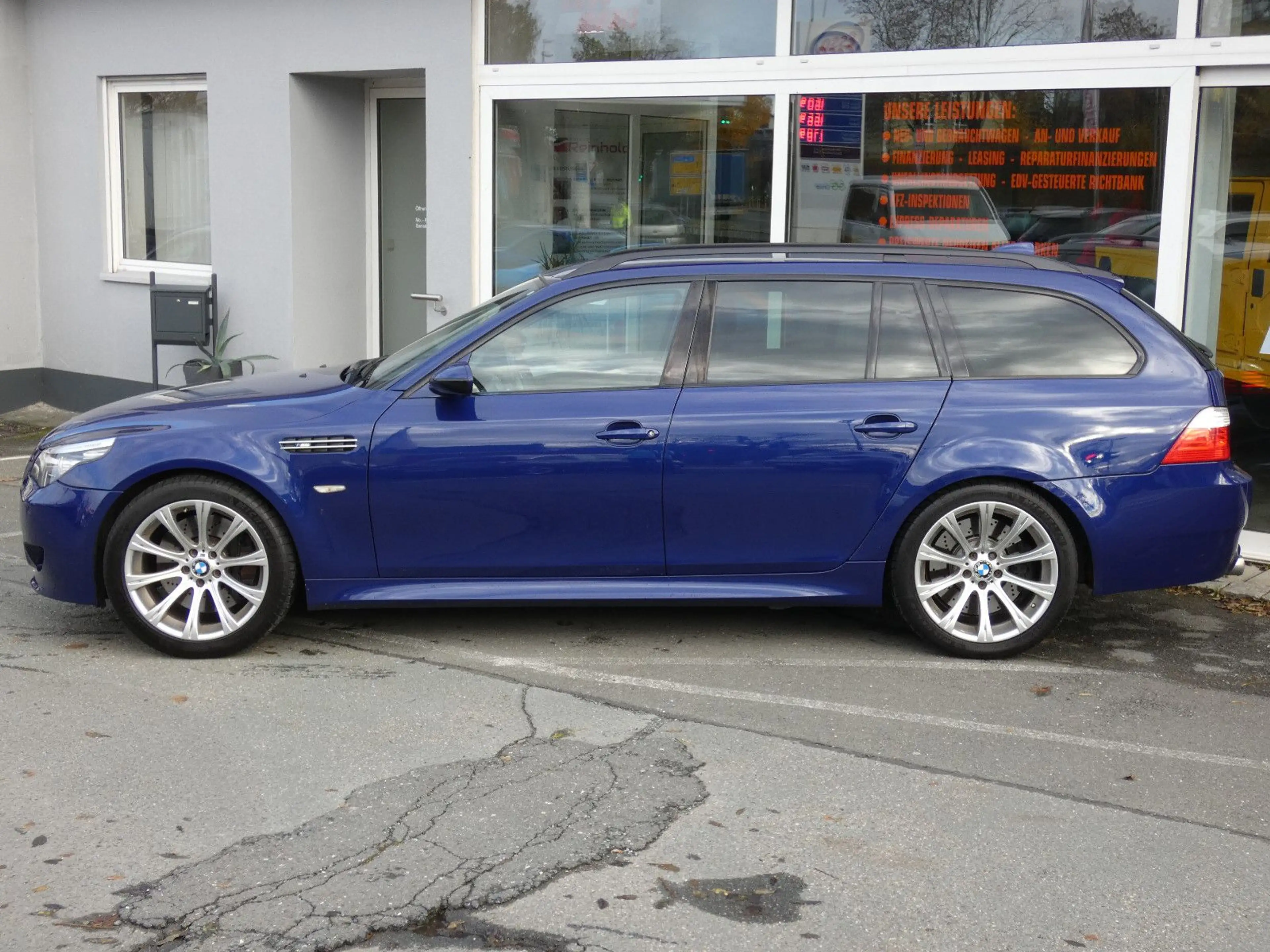 BMW M5 Touring V10 Individual Headup Deutsch WGA 65t — photo 11