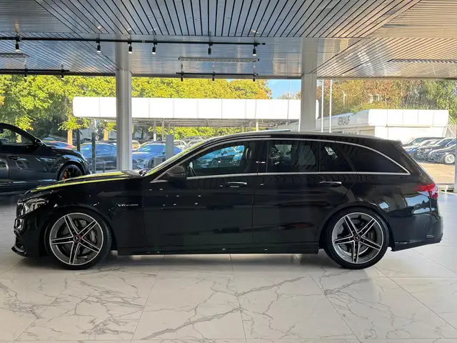 Mercedes-Benz C-Class view 5
